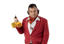 NewTrac lanza su propio Cyber con atractivos descuentos y la participación del legendario Caroca 