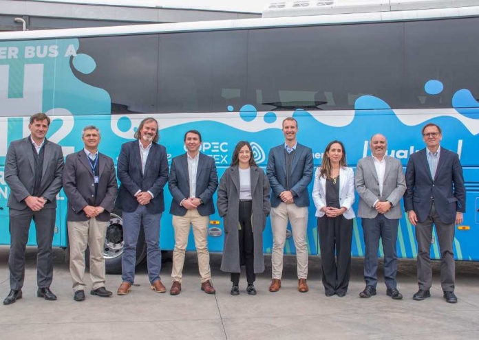 Andes Motor y Foton estrenan primer bus a hidrógeno del país en alianza con Anglo American, Buses Hualpén, Copec Voltex y Linde