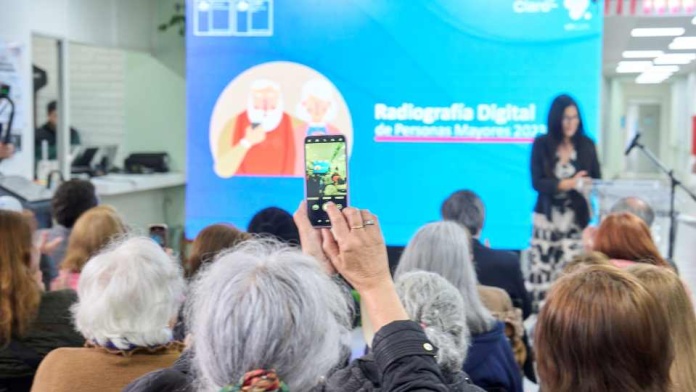 Aumentan víctimas de estafas o fraudes digitales en adultos mayores chilenos