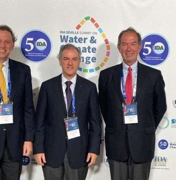 Delegación chilena participa en una de las mayores cumbres de cambio climático y desalación de agua del mundo