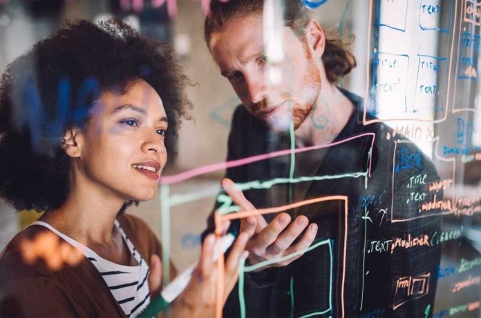 Empresas ya pueden desarrollar aplicaciones en minutos con ayuda de una plataforma de IA generativa 