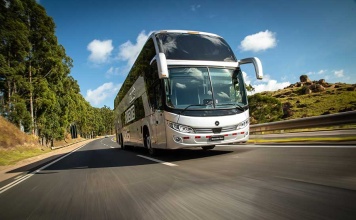 Más eficiente y seguro: llega a Chile nuevo chasis Mercedes-Benz para flota de buses Turbus