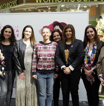 Parque Arauco y Corporación Yo Mujer promueven la detección temprana del cáncer de mama con la segunda versión de la campaña “Tú eres la pieza clave” Parque Arauco y Corporación Yo Mujer promueven la detección temprana del cáncer de mama con la segunda versión de la campaña “Tú eres la pieza clave”