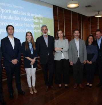 Líderes de la industria financiera se reúnen para explorar oportunidades de inversión en industria del hidrógeno verde en Chile