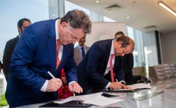 Enap y HIF Global firman acuerdo para avanzar en uso de combustibles  sintéticos en Chile 