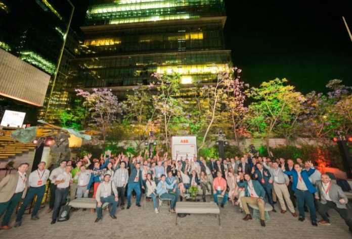 ABB en Chile organiza encuentro con socios estratégicos destacados del año 2023 ABB en Chile organiza encuentro con socios estratégicos destacados del año 2023