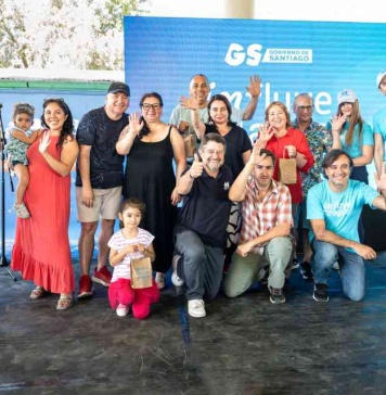 Gobierno de Santiago entrega kits de ahorro hídrico en Cerrillos para reducir hasta un 50% el consumo de agua en hogares