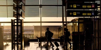 Viajes durante el verano: ¿Cómo se preparan los aeropuertos en términos de seguridad para mejorar la experiencia de los pasajeros?
