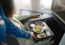 KLM despliega inteligencia artificial para combatir el desperdicio de alimentos