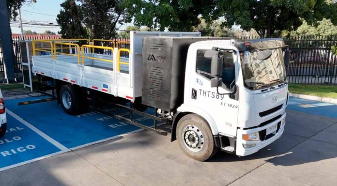 Maxus y Agunsa inician operación del primer camión 100% eléctrico en Codelco