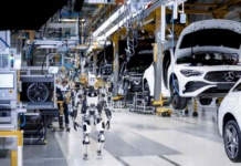 Mercedes-Benz revoluciona su eficiencia operativa con robots humanoides