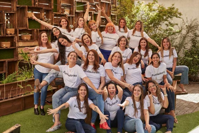 Mujeres Emprendedoras El motor del crecimiento económico y social (1) Mujeres Emprendedoras: El motor del crecimiento económico y social