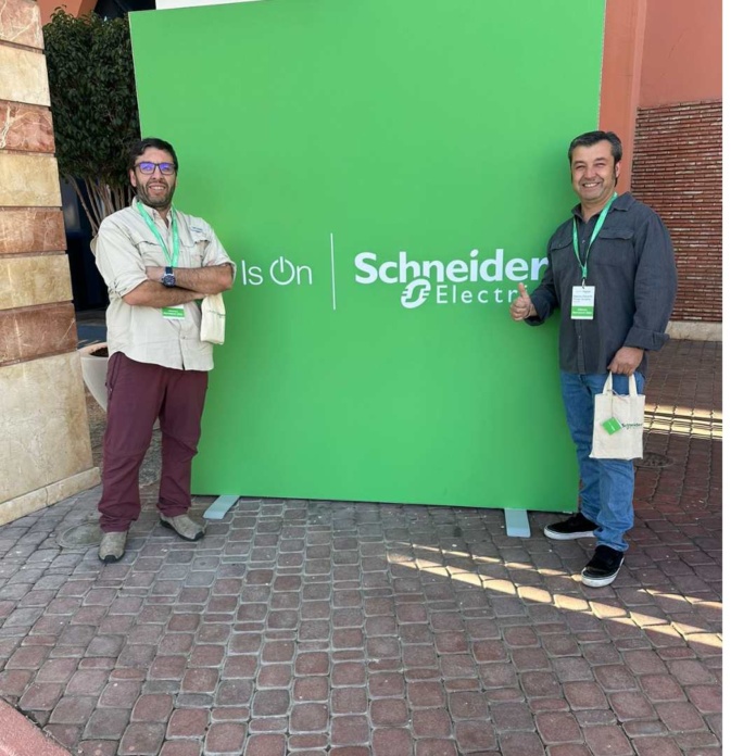 Proveedora de servicios industriales para la acuicultura participa en evento internacional de Schneider Electric