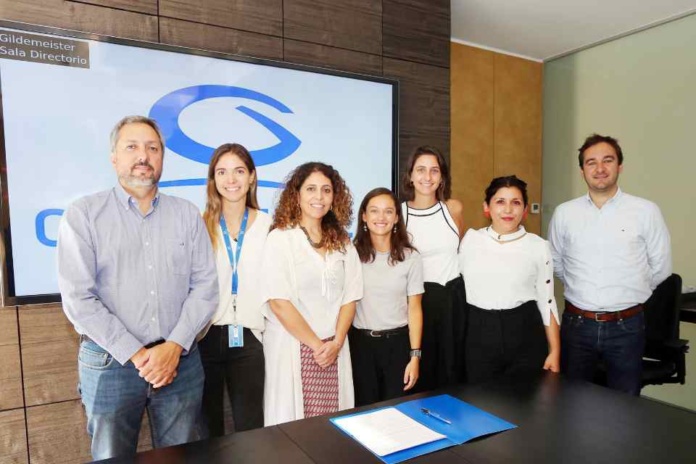 Shineray y Co-Emprende firman alianza para impulsar a 10 mujeres microemprendedoras de barrio