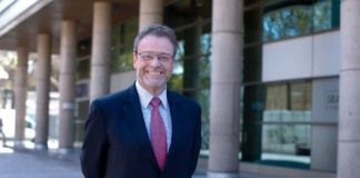 Alejandro Alzérreca es reelegido como presidente de la Asociación de Aseguradores de Chile