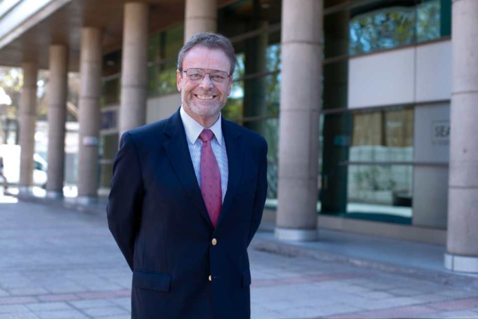 Alejandro Alzérreca es reelegido como presidente de la Asociación de Aseguradores de Chile Alejandro Alzérreca es reelegido como presidente de la Asociación de Aseguradores de Chile