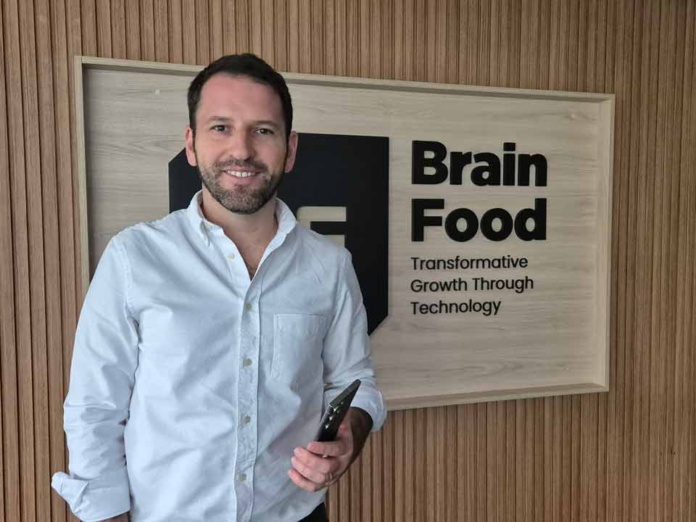 Andrés Oksenberg, experto en tecnología: “Los últimos lanzamientos en telefonía en Chile hacen que la Inteligencia Artificial sea mucho más accesible”