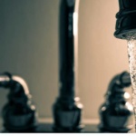 Especialista detalla técnicas de conservación del agua en casa