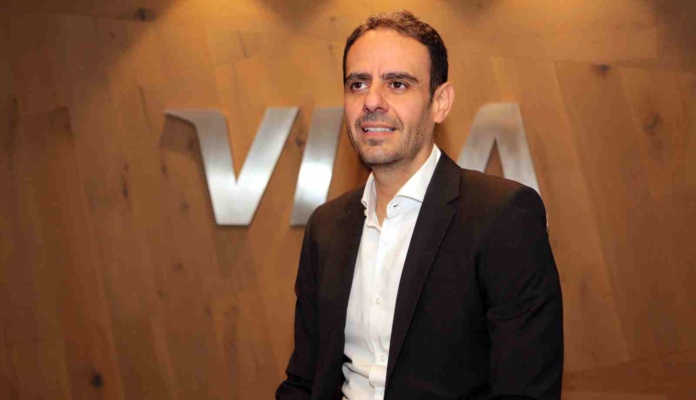 Visa habilitó para que pasajeros de trenes paguen sin contacto sus viajes directamente en los torniquetes 