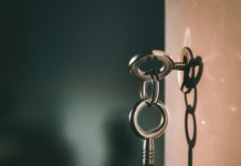 Vecinos en alerta: El 90,6% de los chilenos se siente insegur