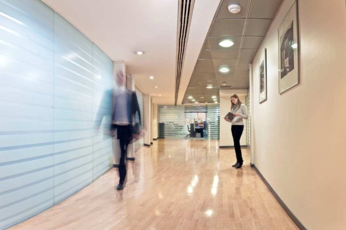 Activa lanza su tercer fondo de deuda automotriz de $100 mil millones e ingresa a la electromovilidad