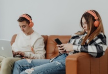 Adolescentes y tecnología: ¿Cómo podemos ayudarlos a gestionar sus emociones?