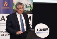 Asiquim advierte que excesiva tramitación y bajo nivel de certeza jurídica ha frenado el desarrollo de la industria química