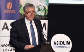 Asiquim advierte que excesiva tramitación y bajo nivel de certeza jurídica ha frenado el desarrollo de la industria química