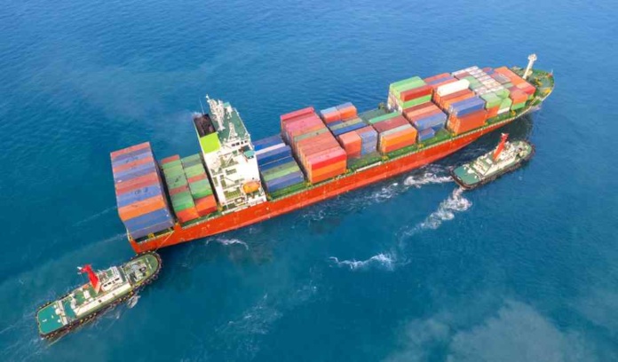 Experto analiza el impacto del aumento de tarifas navieras en el transporte internacional de carga