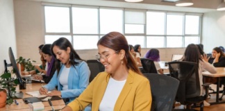 Laboratoria y Salesforce se unen para impulsar la empleabilidad de mujeres en la industria tecnológica