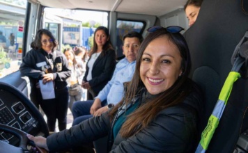 Mujeres de Calama se formarán como conductoras profesionales