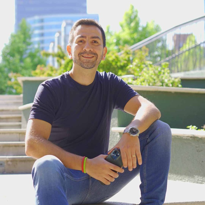 Se lanza una solución para crear trabajadores digitales inteligentes que revolucionan la experiencia del cliente