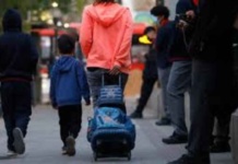 ¿Cuáles son los derechos laborales de padres y madres durante las vacaciones de invierno?