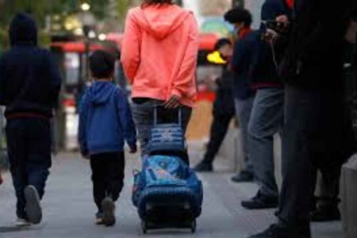 ¿Cuáles son los derechos laborales de padres y madres durante las vacaciones de invierno?