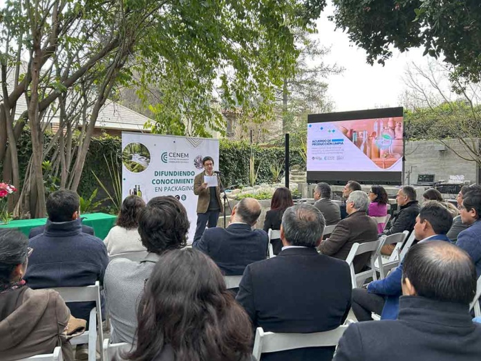 Chile avanza en gestión de plásticos compostables con nuevo Acuerdo de Producción Limpia