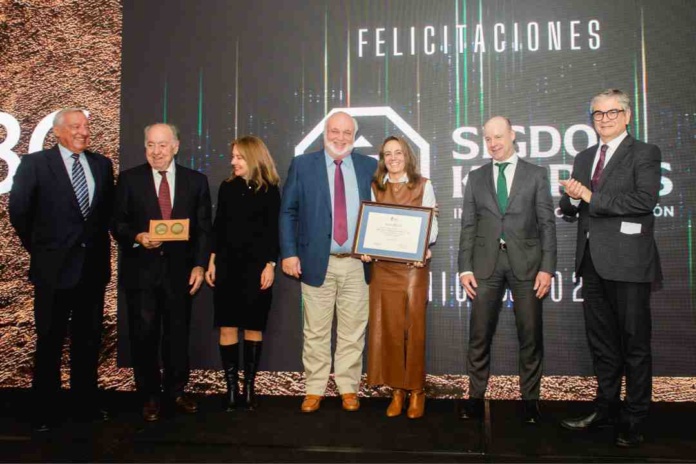 Corporación de Bienes de Capital reconoce a las empresas Sigdo Koppers Ingeniería y Construcción S.A. y Oxiquim S.A.