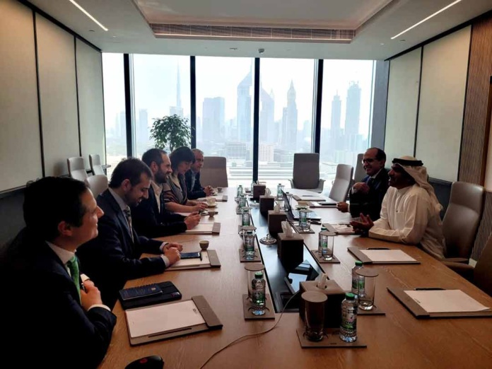 Gira de ministro Grau e Invest Chile culmina con encuentro con fondos de inversión y autoridades de Dubai. Gira Emiratos Arabes Economía-Invest Chile encuentro fondos de inversión