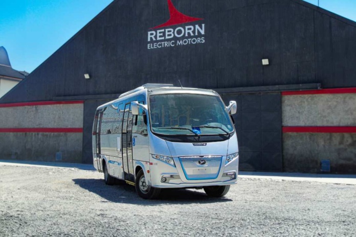 Reborn Electric Motors anuncia la exportación a Brasil del primer bus eléctrico fabricado en Chile