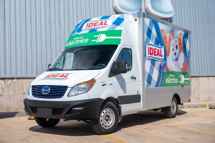 Ciclo sostenible sobre ruedas: Ideal Chile y Dercomaq impulsan la electromovilidad