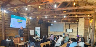 Emprendedoras de Chiloé reciben capacitación gratuita en digitalización y modelos de negocio en el turismo rural