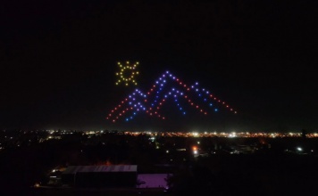 Tikitikiti: La Pintana parte las celebraciones con el primer show de drones que se realiza en Fiestas Patrias en nuestro país