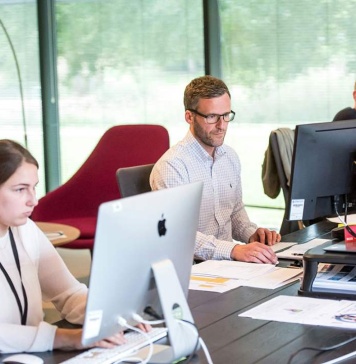 Encuesta muestra potencial del trabajo presencial a la hora de conseguir un ascenso