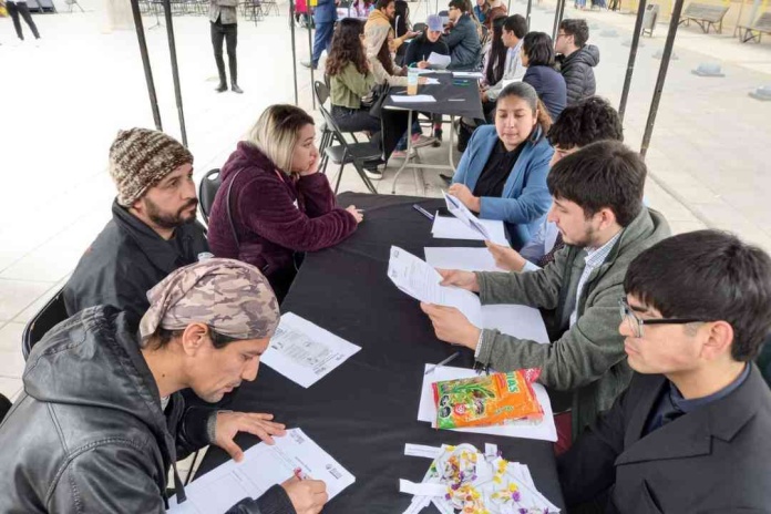 U. Finis Terrae y Municipalidad de Lampa impulsan capacitación para emprendedores en la Feria de Contenidos