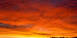 ¿Por qué el cielo cambia de color Académica UCSC explica cómo se produce su tonalidad por la contaminación atmosférica