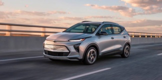 Aumentan taxis eléctricos en las grandes ciudades de Chile gracias a subsidio de recambio