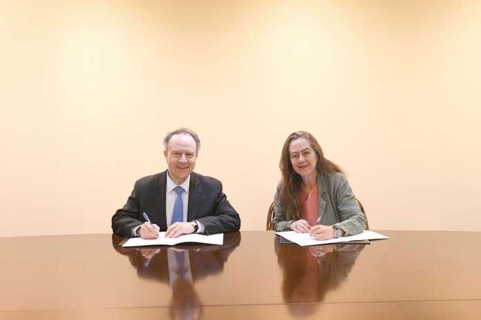 Bancos nacionales anuncian medidas para mejorar atención a personas mayores