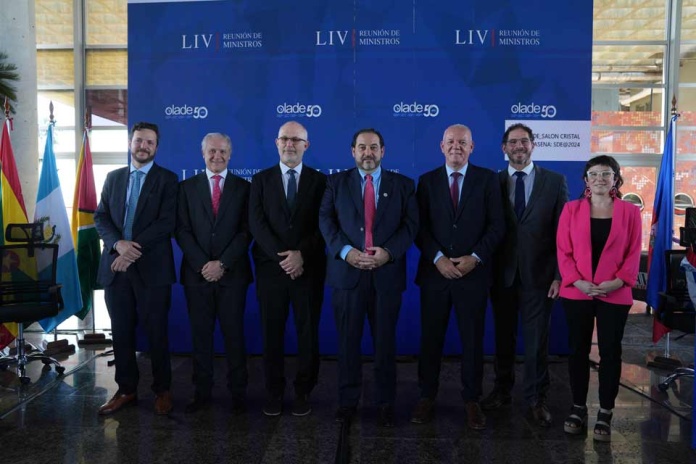 CAF y OLADE firman convenio para impulsar la integración energética en Sudamérica CAF y OLADE firman convenio para impulsar la integración energética en Sudamérica