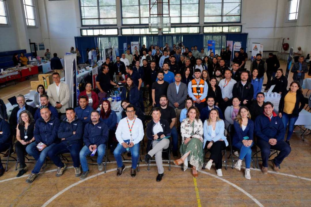 Codelco Andina realizó masiva feria de proveedores “Articulando economía local”