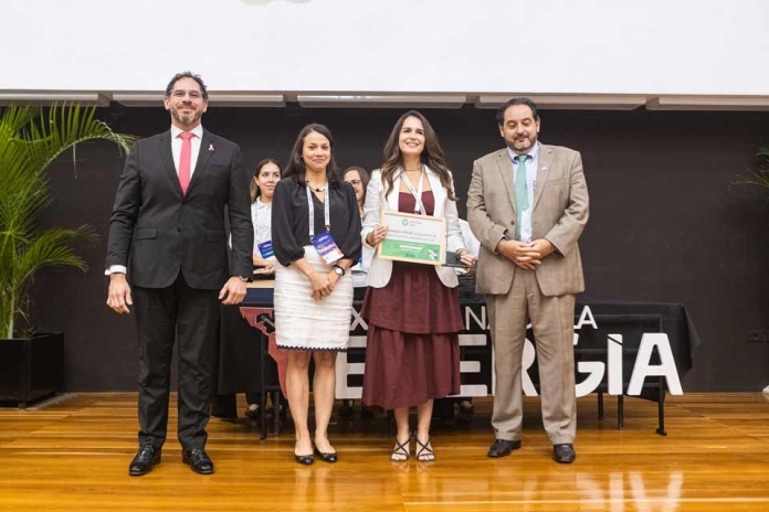 Conexión Kimal-Lo Aguirre recibe premio latinoamericano por su gestión de información y participación ciudadana Conexión Kimal-Lo Aguirre recibe premio latinoamericano por su gestión de información y participación ciudadana