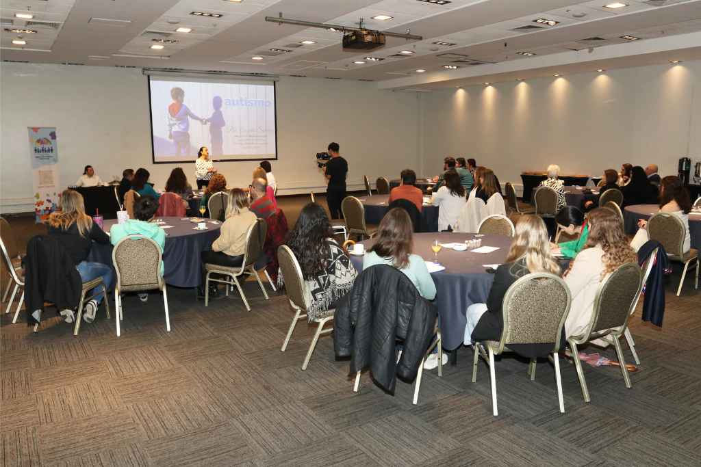 Fundación Umbrella Family Chile, Primer Seminario Internacional, para cuidadores de niños TEA